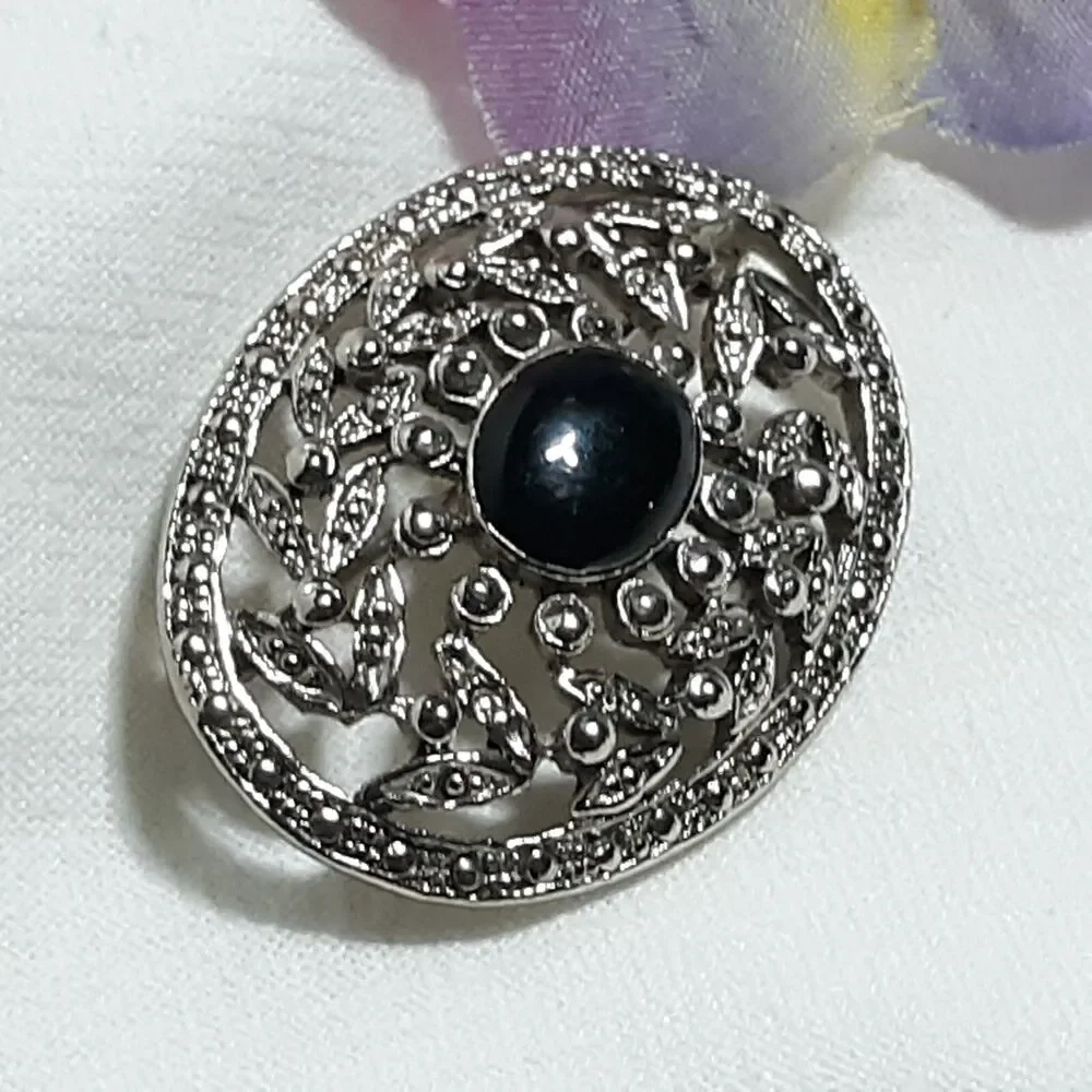 Textured Silver Tone Black Cabochon Openwork Oval Brooch Scarf Lapel Pin Jewelry